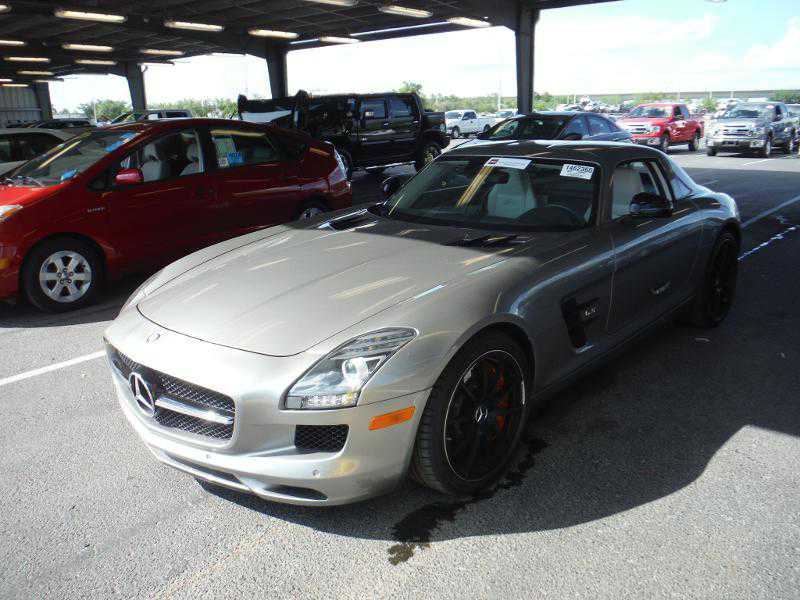 Mercedes-Benz SLS-Class