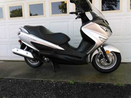 Suzuki UH200L