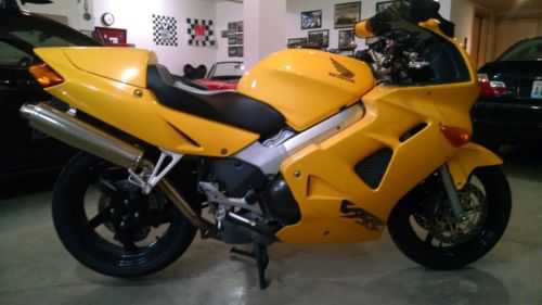 Honda VFR800Fi (INTERCEPTOR)