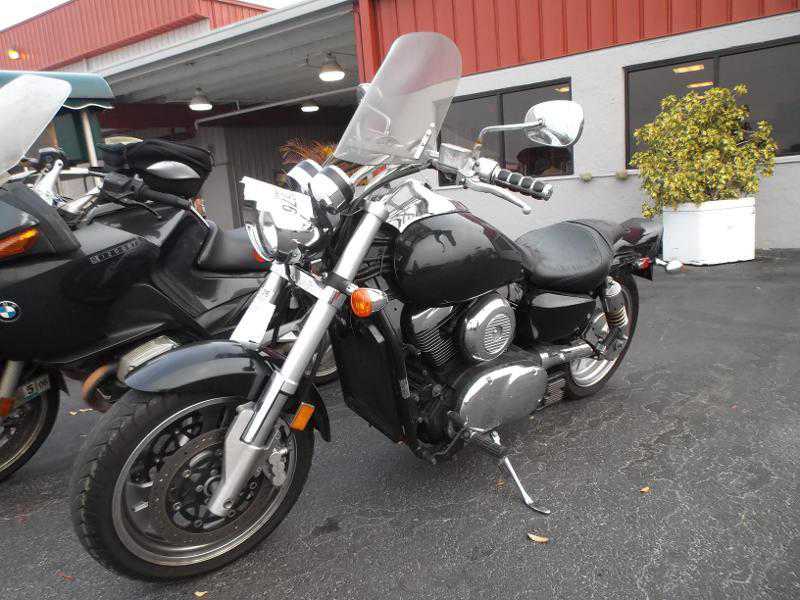 Suzuki VZ1600