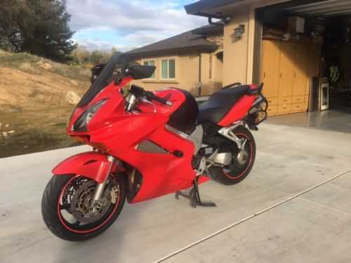 Honda VFR800A (INTERCEPTOR)