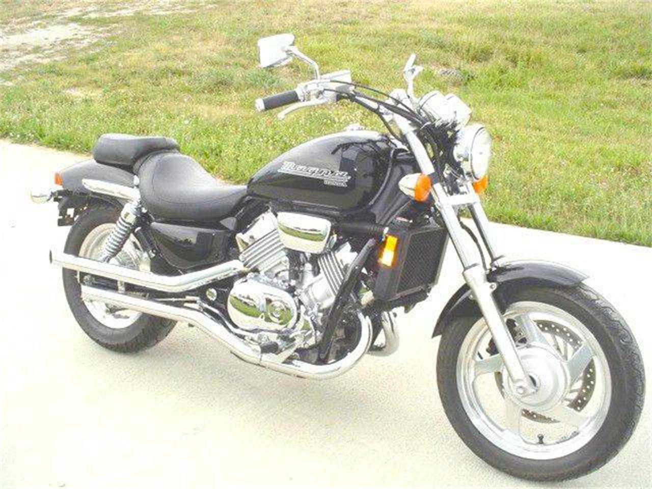 Honda VF750C (MAGNA)