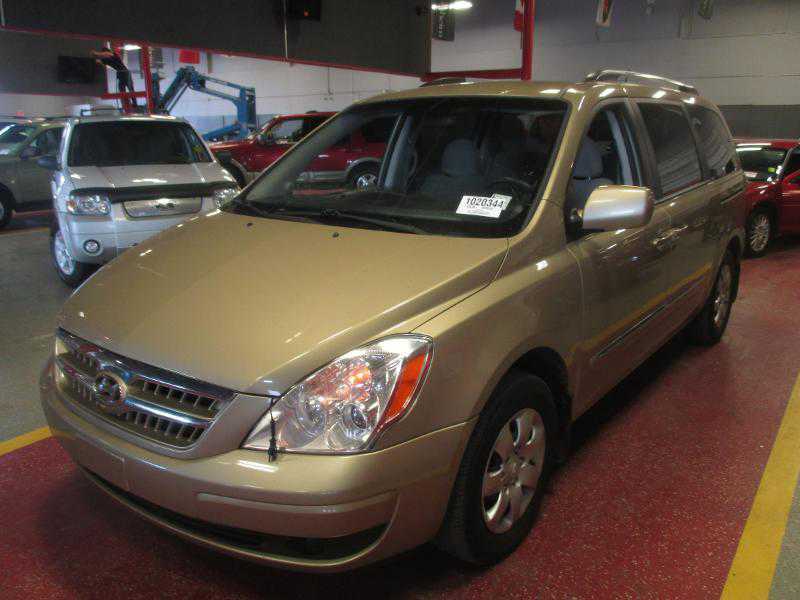 Hyundai Entourage