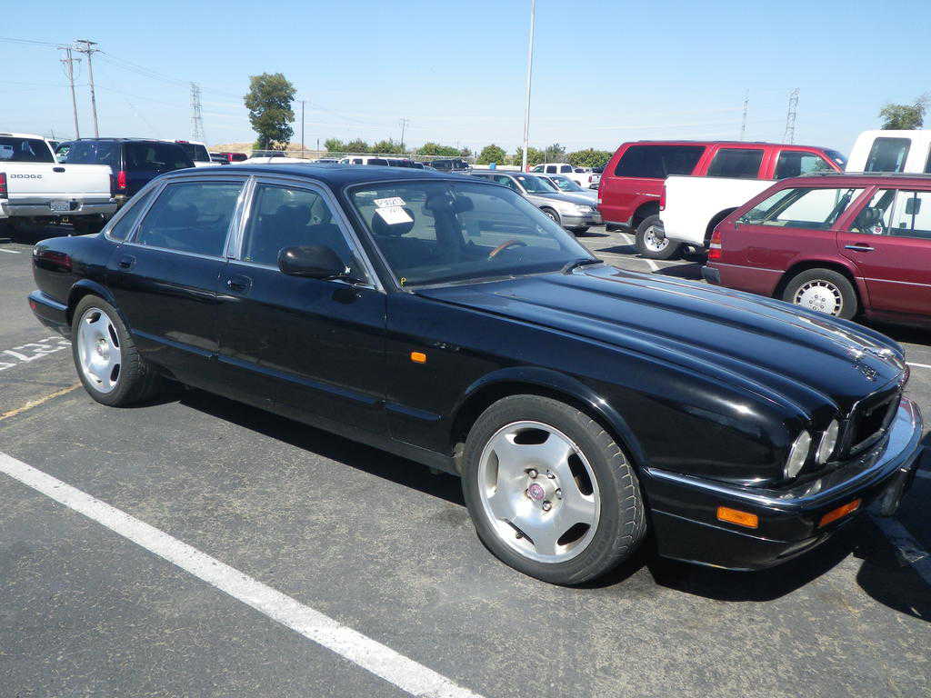 Jaguar XJR