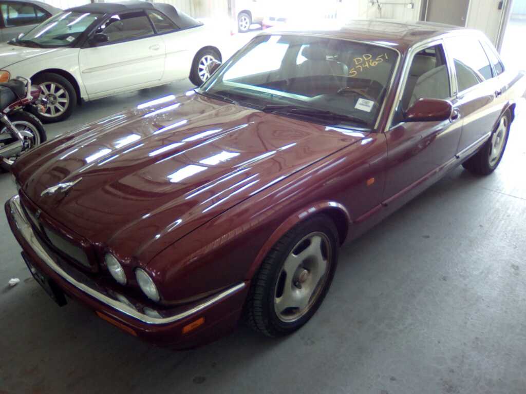 Jaguar XJR