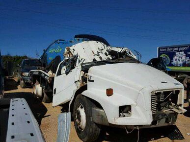 2001 FREIGHTLINER FL60 - VIN Decoder