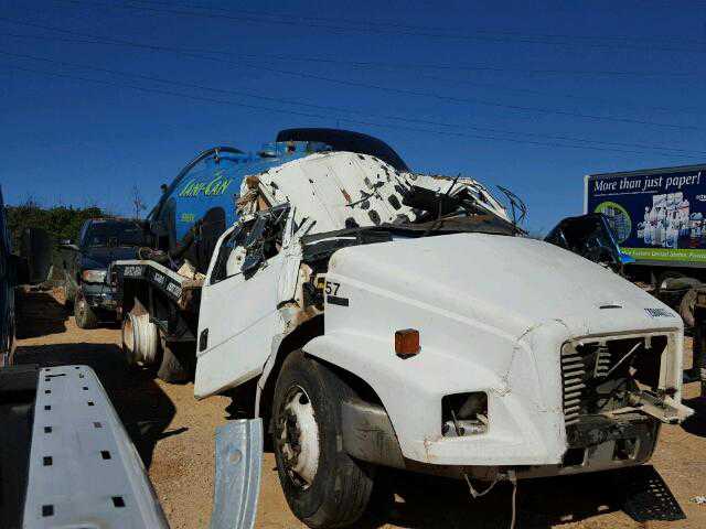2001 FREIGHTLINER FL60
