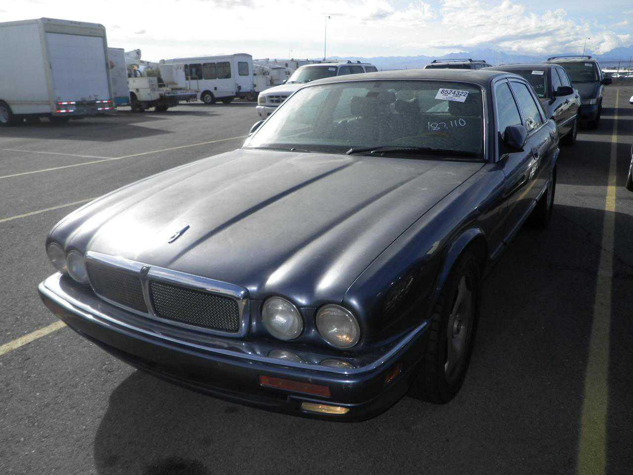 Jaguar XJR