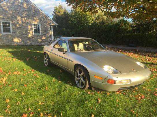 Porsche 928