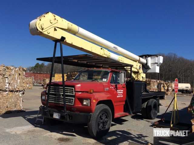 Ford F-700