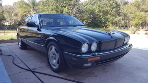 Jaguar XJR
