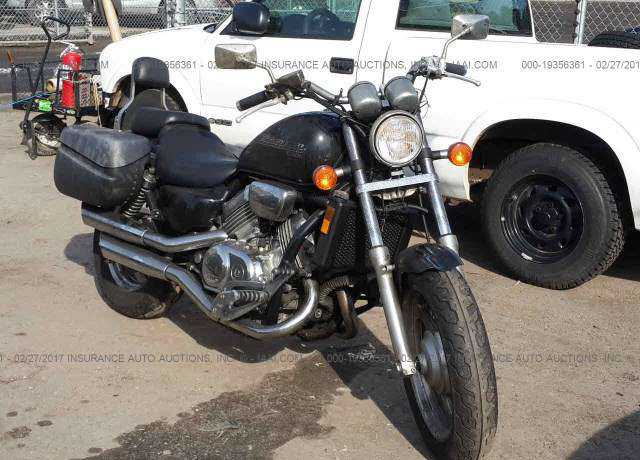 Honda VF750C (MAGNA)