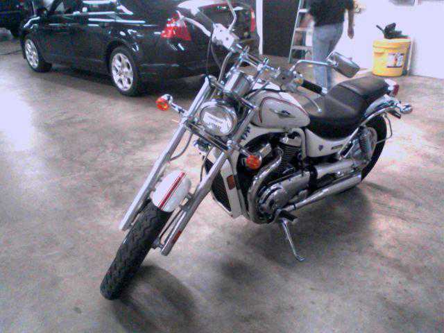 Suzuki VS800