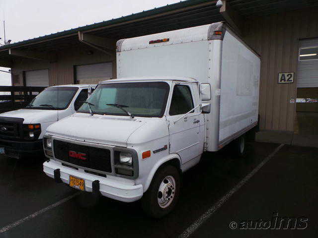 GMC Cutaway Van