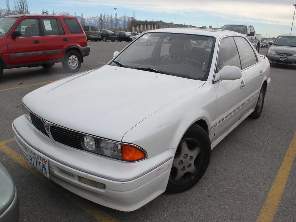Mitsubishi Diamante