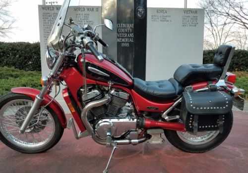 Suzuki VS800