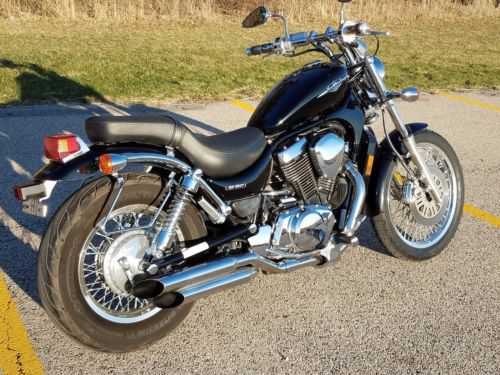 Suzuki VS800