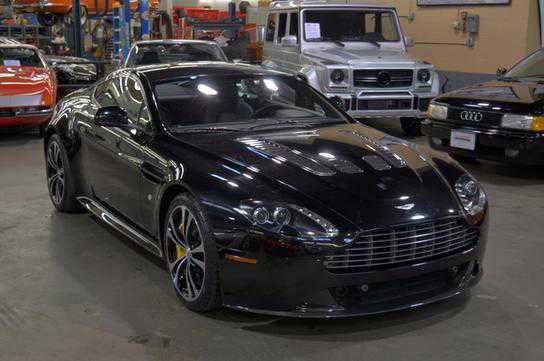 Aston Martin V12 Vantage