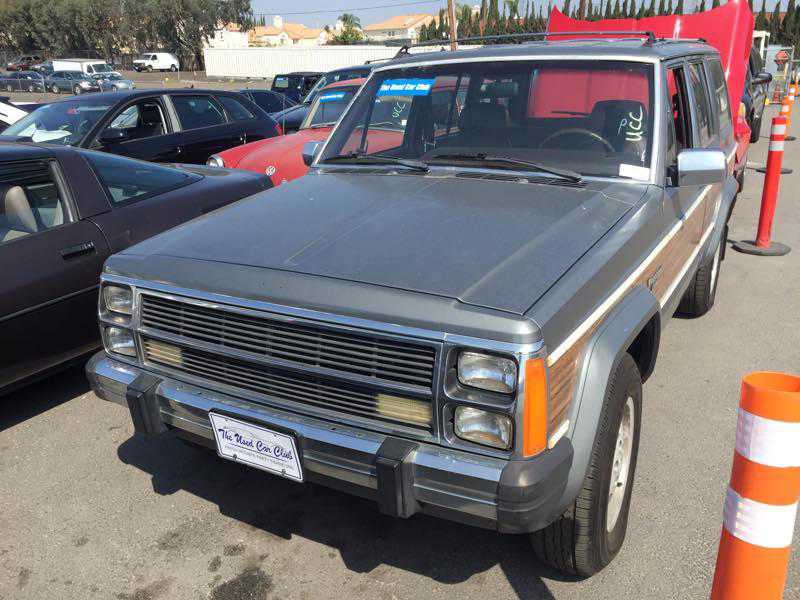 Jeep Wagoneer