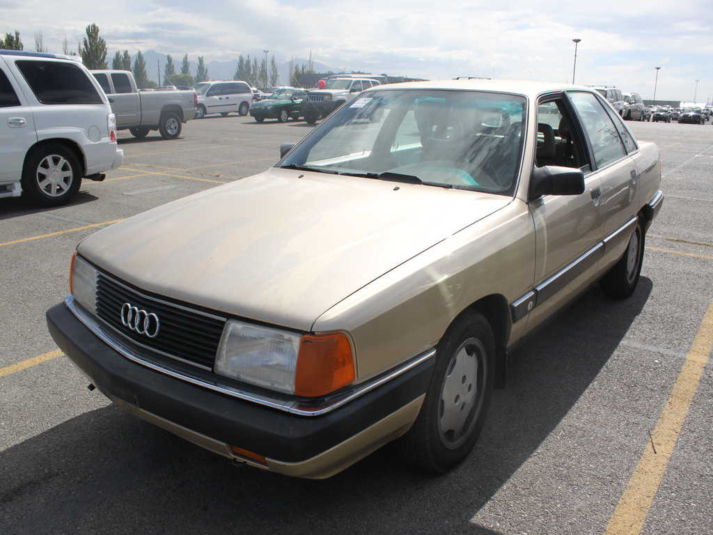 Audi 100
