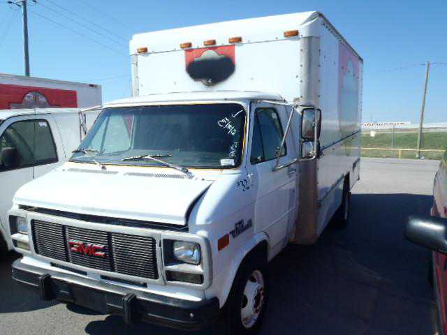GMC Cutaway Van