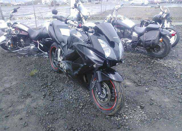 Honda VFR800A (INTERCEPTOR)