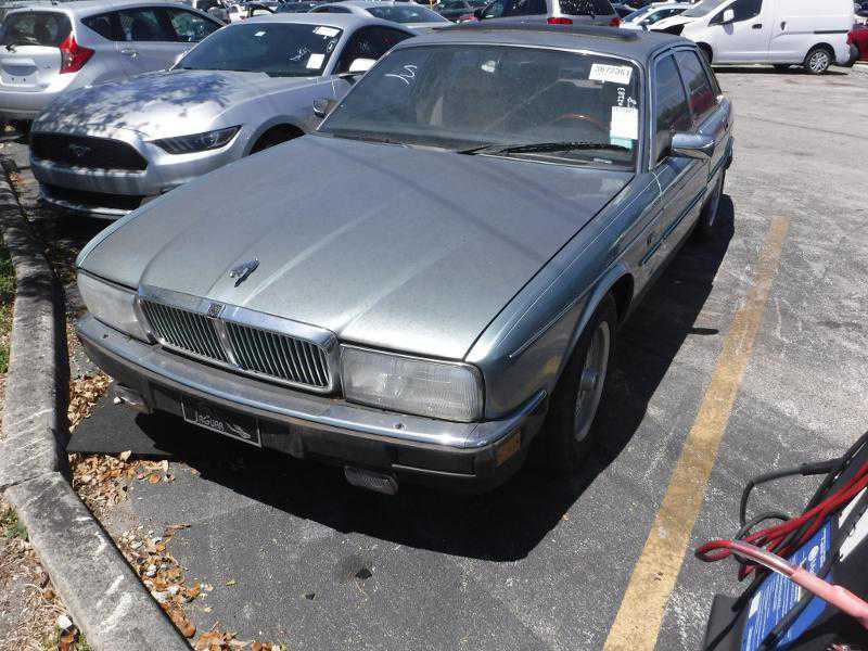 Jaguar Vanden Plas