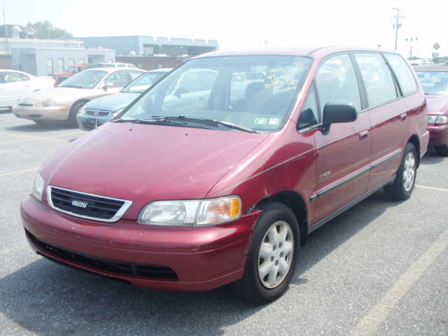 Isuzu Oasis