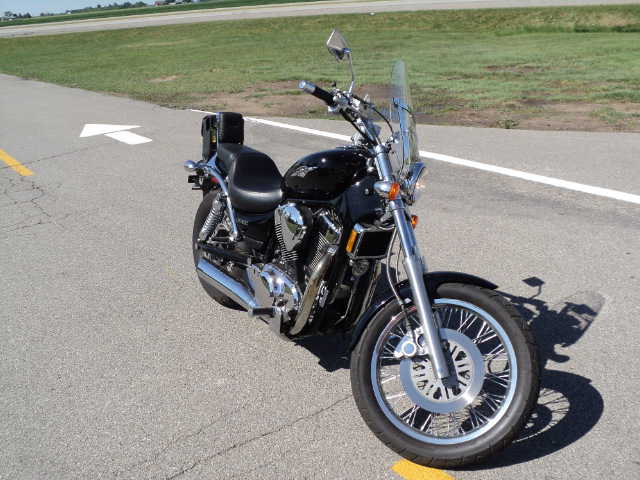 Suzuki VS1400