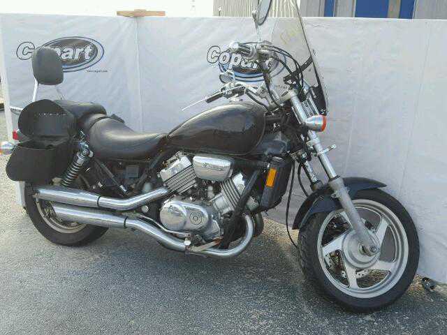 Honda VF750C (MAGNA)