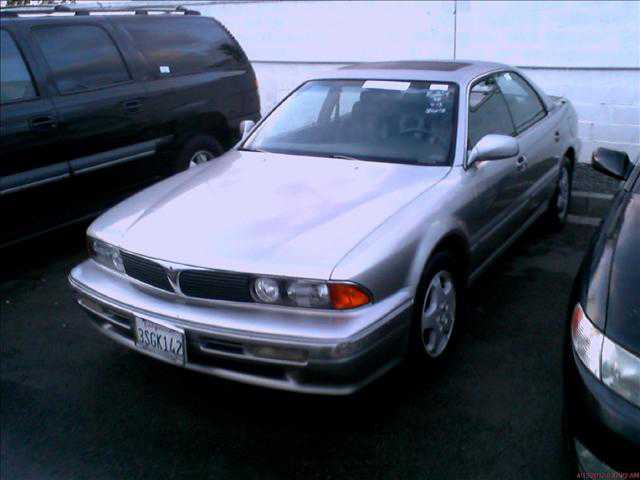 Mitsubishi Diamante