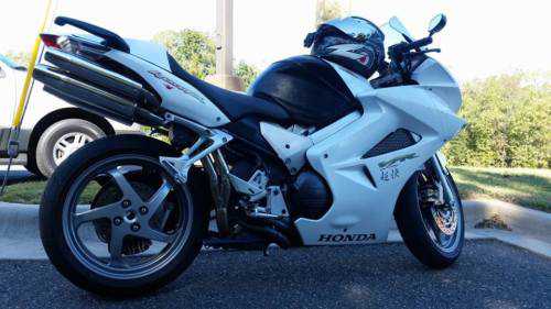 Honda VFR800A (INTERCEPTOR)