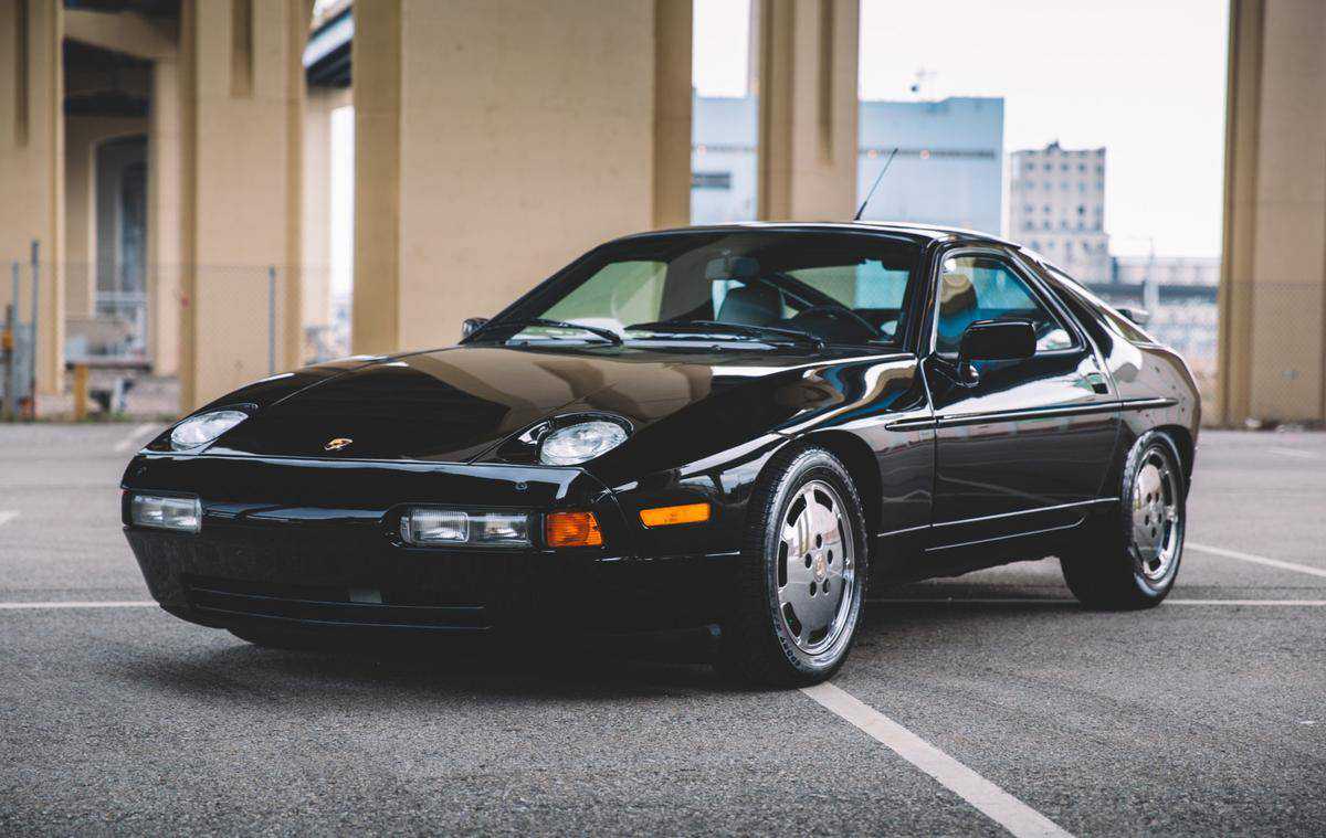 Porsche 928