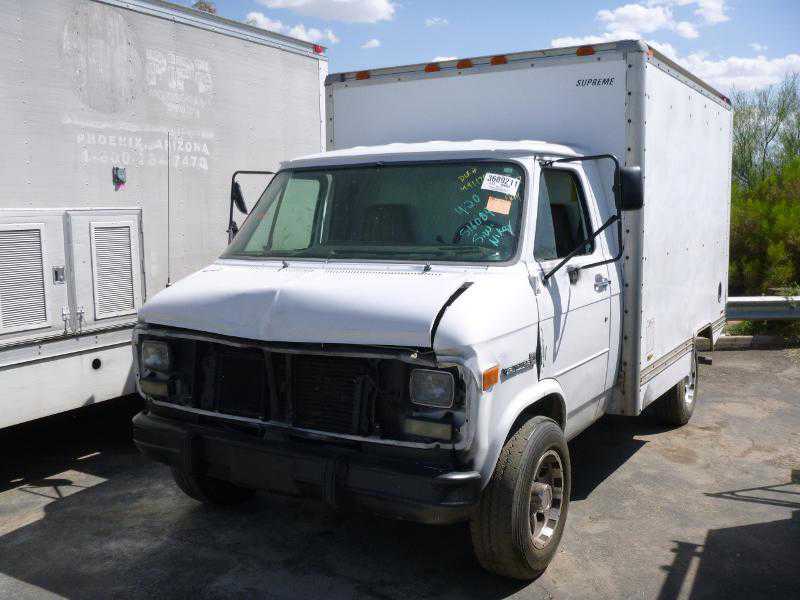 GMC Cutaway Van