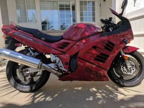 Suzuki RF900R