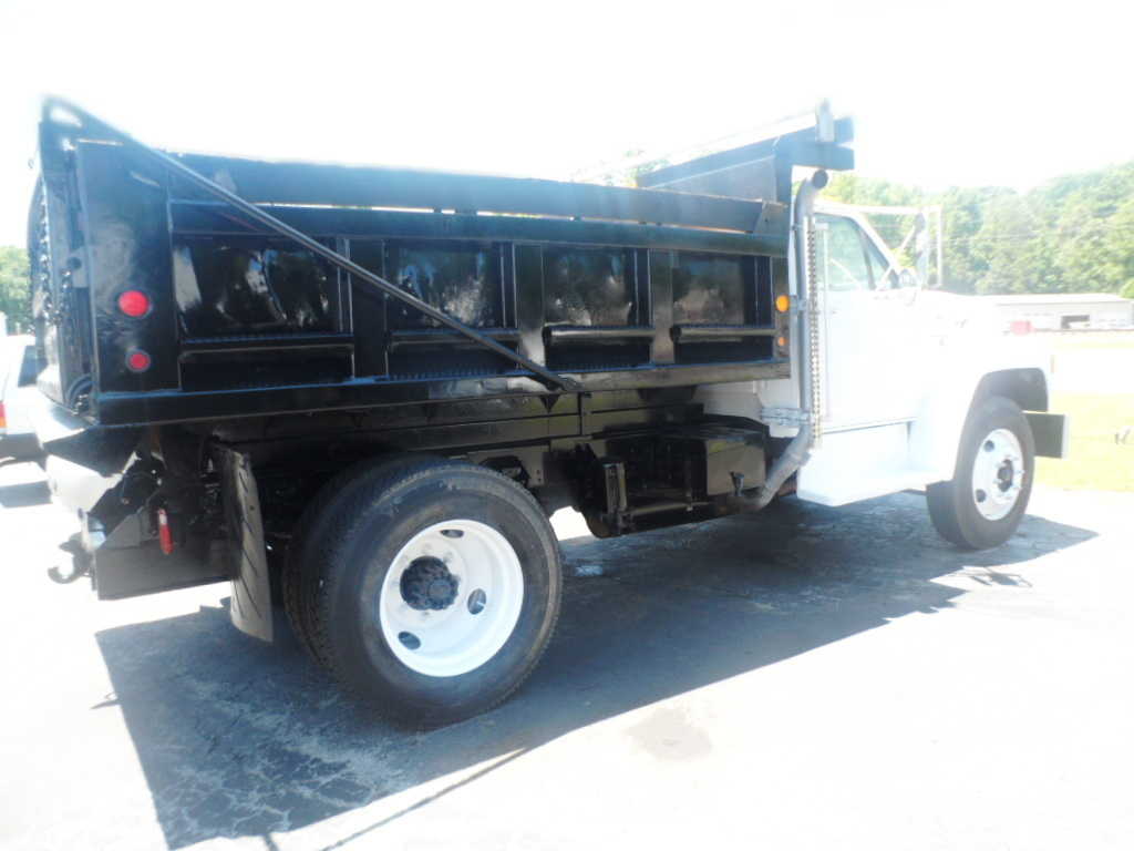 Ford F-700