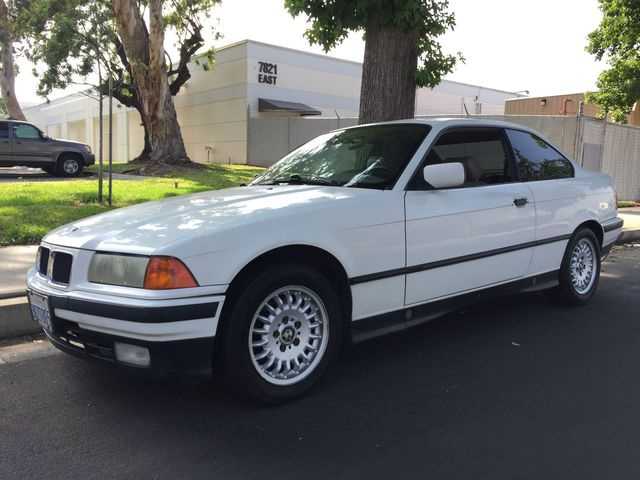 BMW 325iS