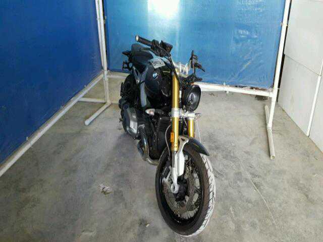 BMW R nineT