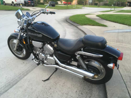 Honda VF750C (MAGNA)