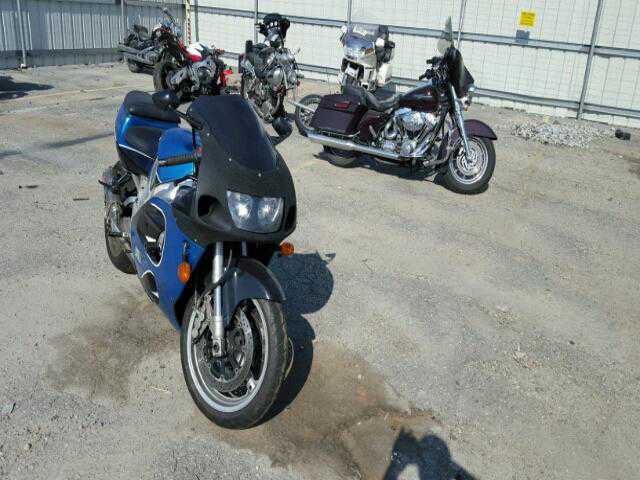 Suzuki GSX-R750