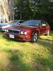 Jaguar XJ12