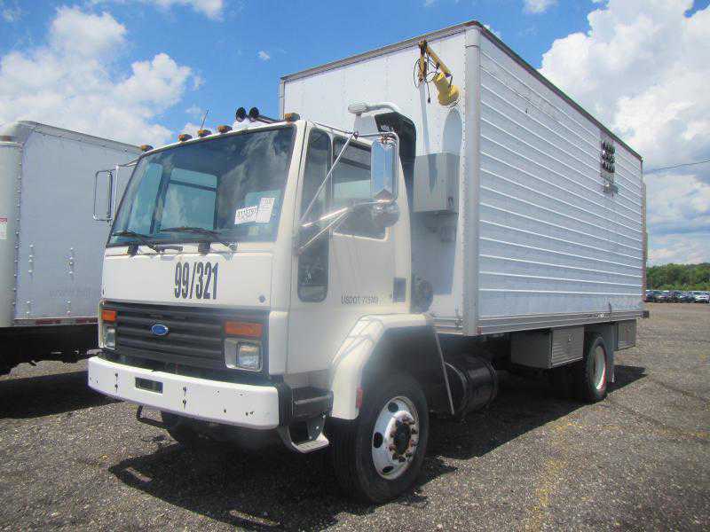 Ford CF8000