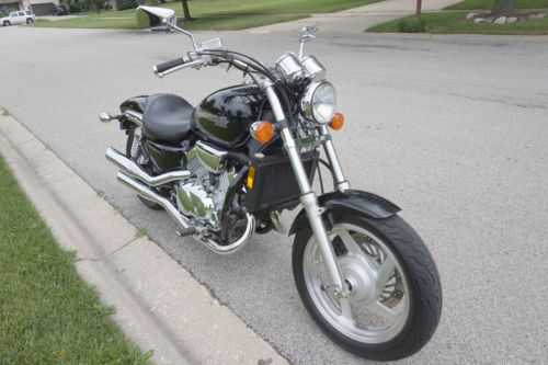 Honda VF750C (MAGNA)