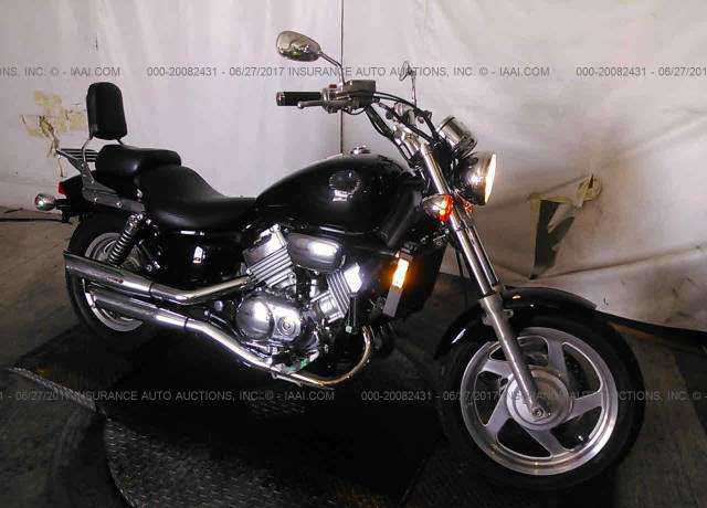 Honda VF750C (MAGNA)