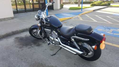 Honda VF750C (MAGNA)