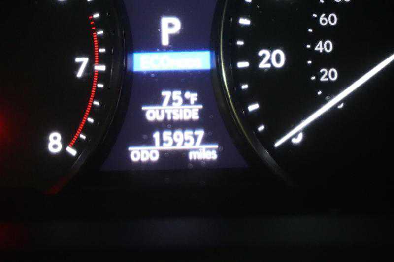 Lexus' mileage