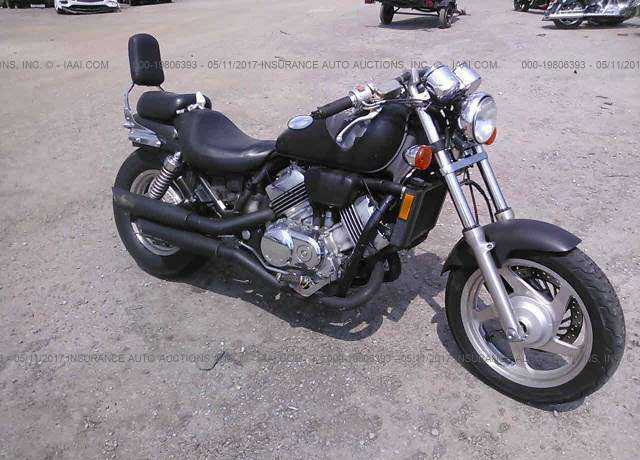 Honda VF750C (MAGNA)