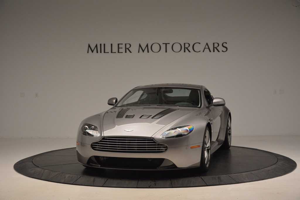 Aston Martin V12 Vantage