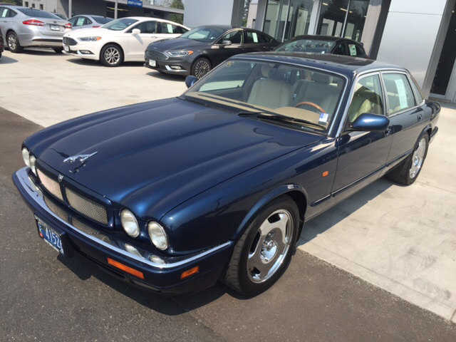 Jaguar XJR