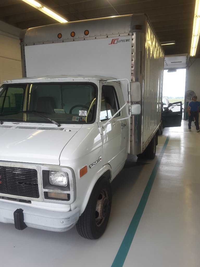 GMC Cutaway Van